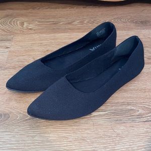 MIA black flats